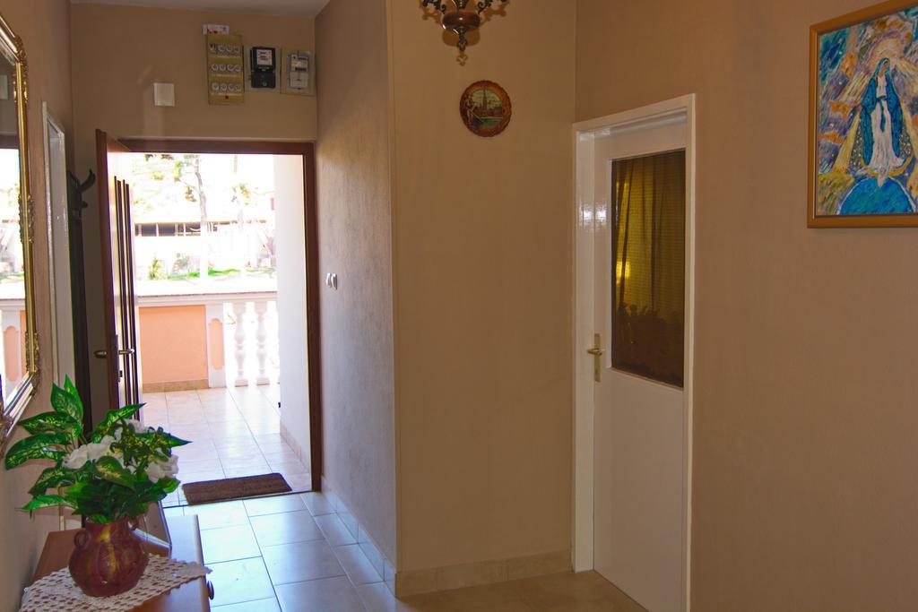 Apartment And Rooms Toka Zadar Exterior photo